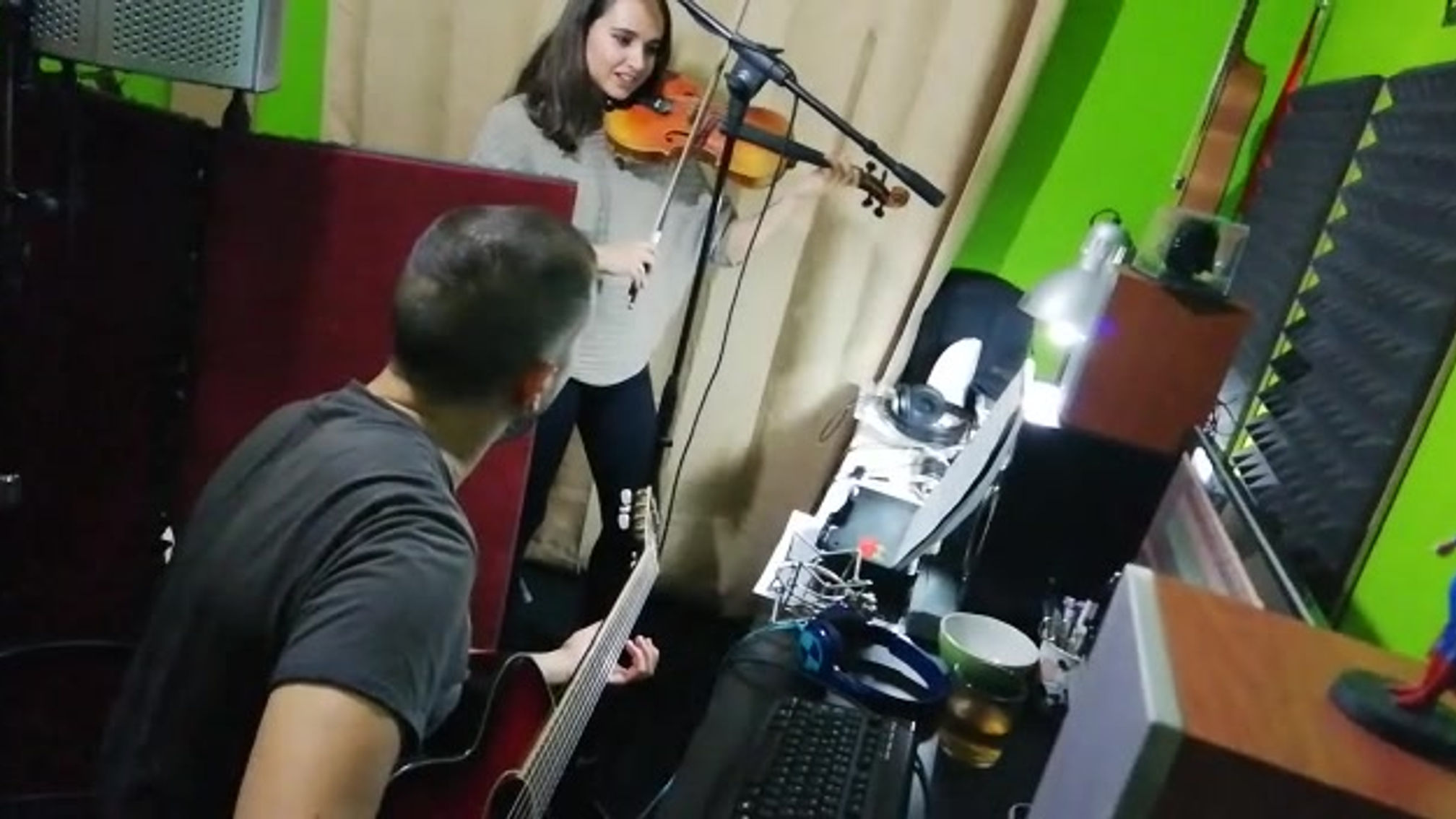 Grabaciones del violín para la actividad innovadora